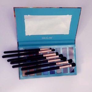 FREE CONCEALER OR LIP GLOSS